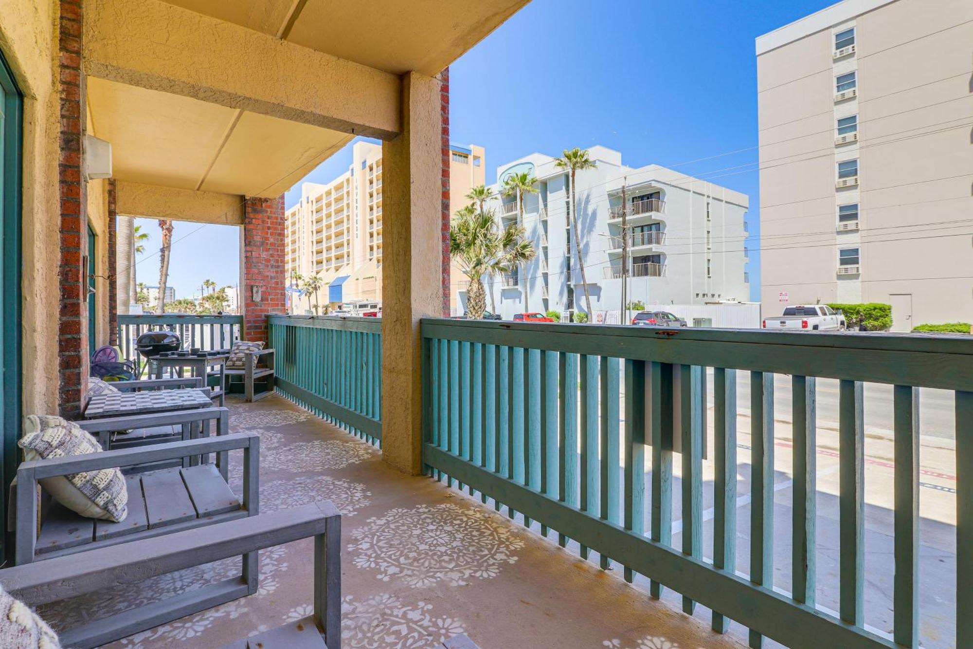 Luxe South Padre Condo With Pool - Walk To Beach! South Padre Island Exterior photo