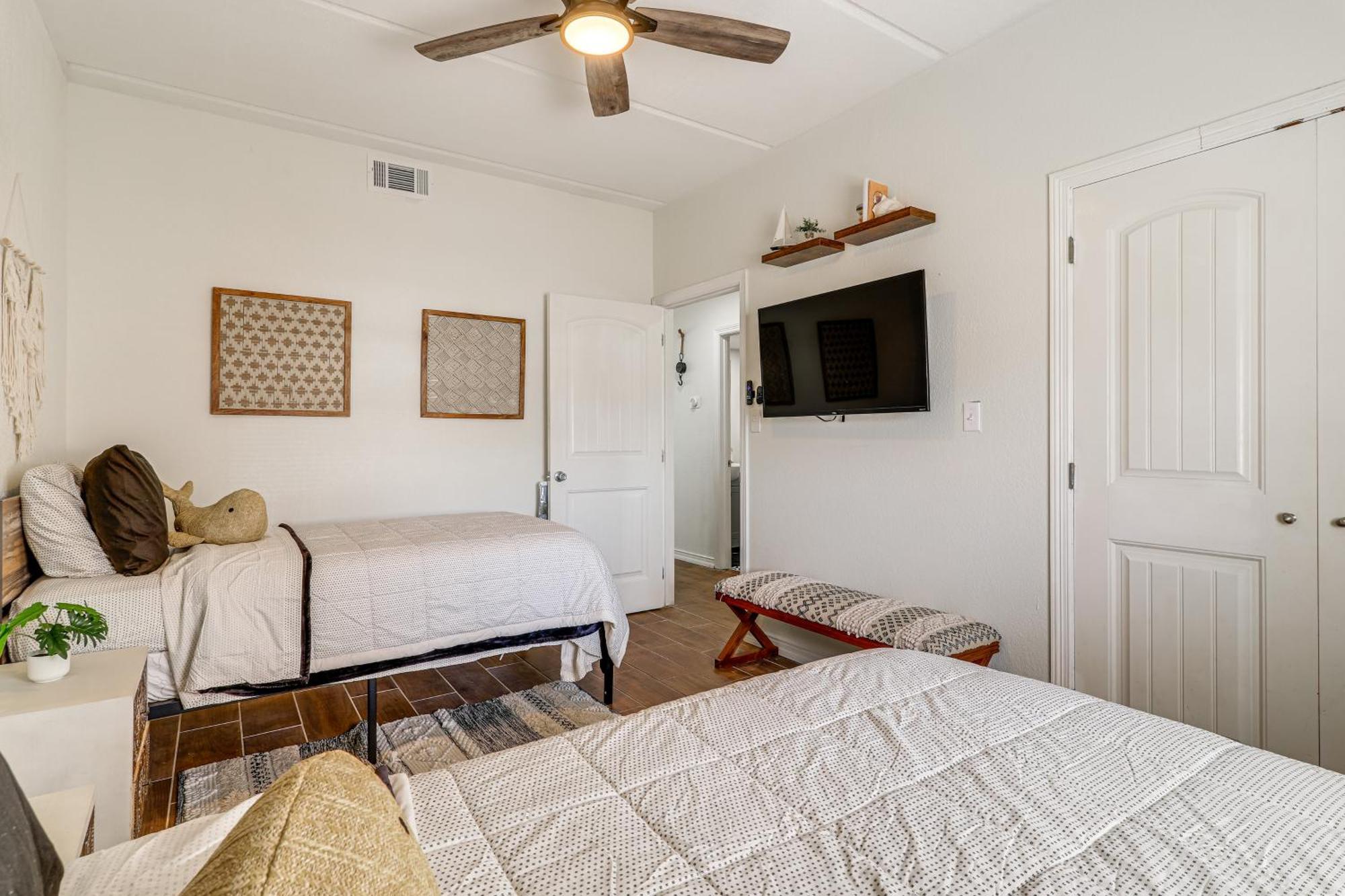 Luxe South Padre Condo With Pool - Walk To Beach! South Padre Island Exterior photo