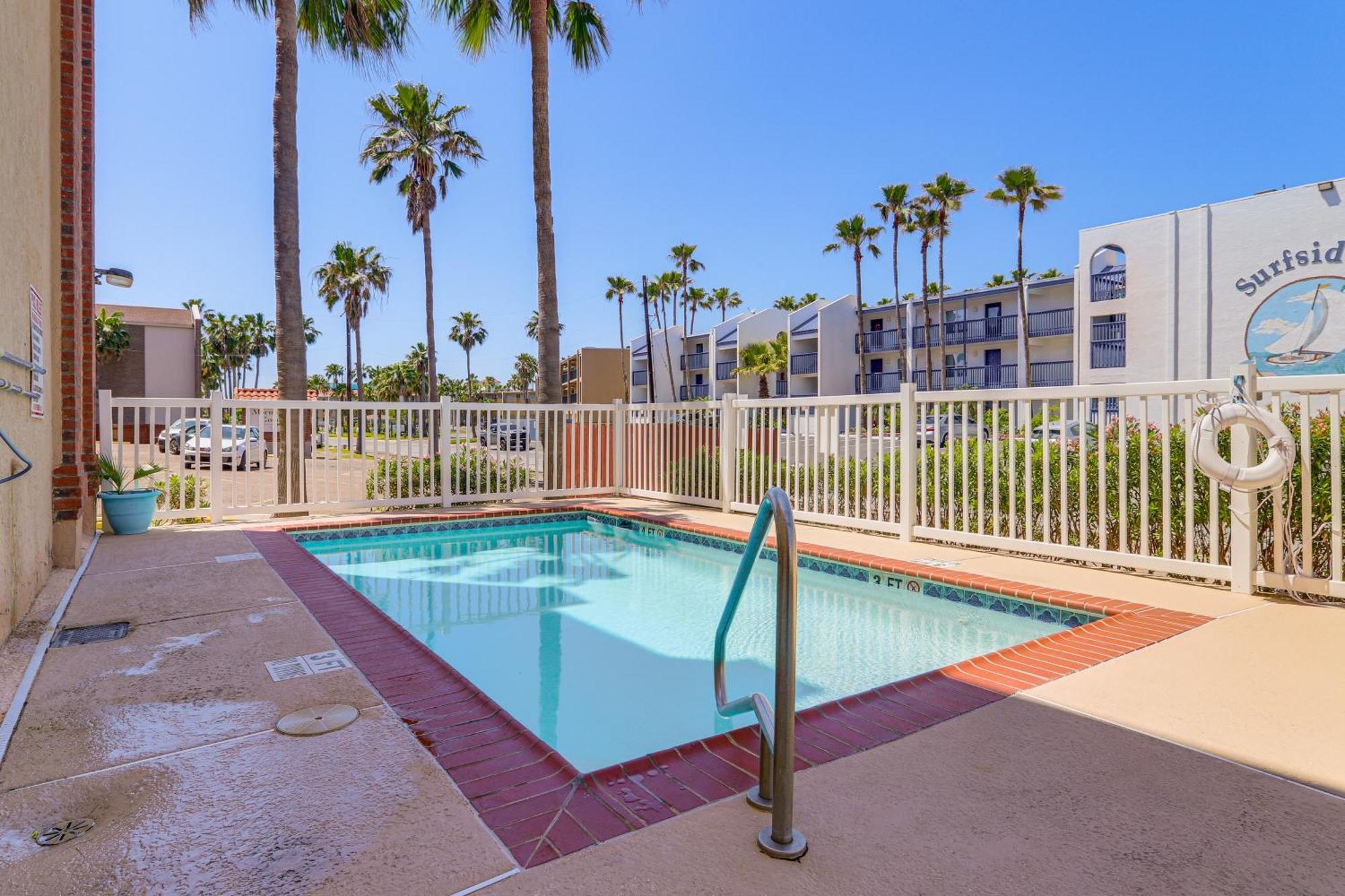 Luxe South Padre Condo With Pool - Walk To Beach! South Padre Island Exterior photo