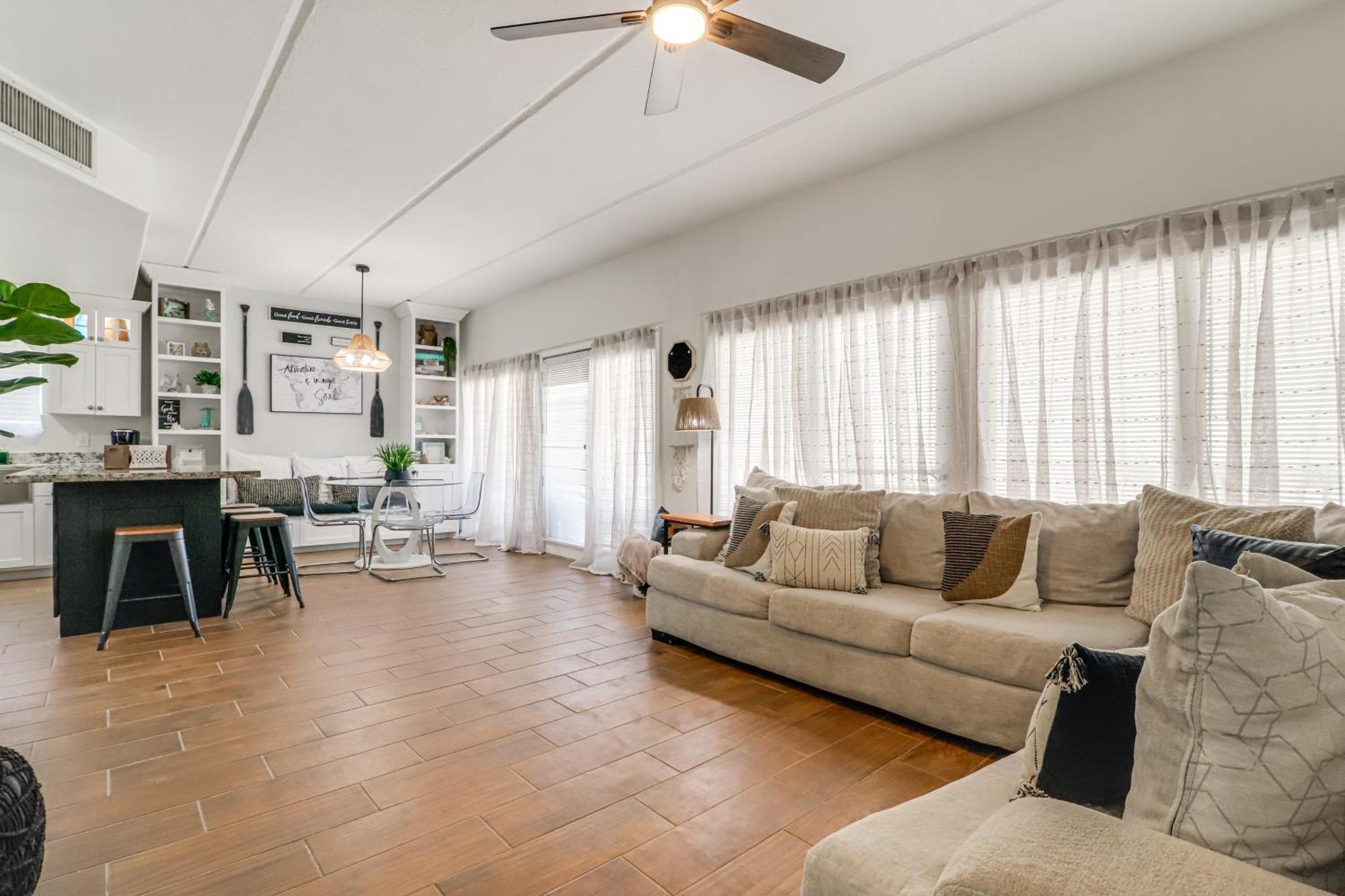 Luxe South Padre Condo With Pool - Walk To Beach! South Padre Island Exterior photo